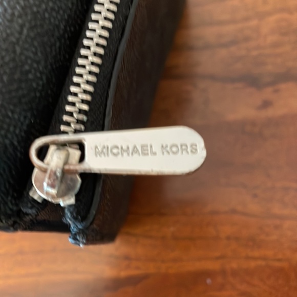 Michael Kors womens wallet black NEW 4 x 4 inches. - Picture 3 of 8